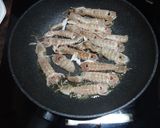 Foto del paso 3 de la receta: Arroz con galeras y sepia