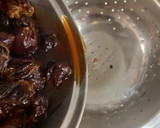 Foto del paso 2 de la receta: Ciruelas pasas al vino tinto
