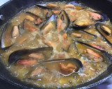 Foto del paso 3 de la receta: Mejillones gallegos a la mediterránea