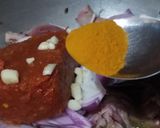 A picture of step 5 of Alo baingan gosht (mutton gravy).