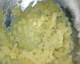 A picture of step 1 of Potato Stuffed Green Chillies.
