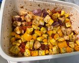 Une image de l'étape 9 de Travers de porc marinés aux courgettes jaunes, aubergine graffiti et tomates.