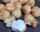 Foto del passaggio 5 della ricetta Bignè con mousse di yogurt al mirtillo
