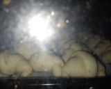 Foto del paso 4 de la receta: Medialunas con harina para pizza y aceite