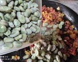 Foto del paso 3 de la receta: Habas con chorizo y huevo frito en 25 minutos
