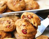 Foto langkah ke 6 dari resep Chocochips Cranberry CHEWY Cookies (Thick+Soft) cepat dan mudah.