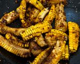 Foto langkah ke 2 dari resep Honey Garlic Butter Corn.