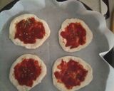 Foto del passaggio 6 della ricetta Pizzette senza dosi