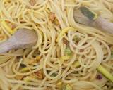 Spaghetti with speck, courgette and pumpkin flowers recipe step 2 photo
