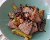 Foto del paso 5 de la receta: Atún marinado con verduras -en sartén-