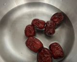 Hình bước làm 2 của món Chè Rong Sụn Táo Đỏ