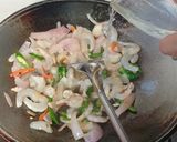 Foto langkah ke 3 dari resep Udang cabai hijau.