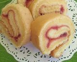 Foto langkah ke 6 dari resep Bolu Gulung Strawbery.