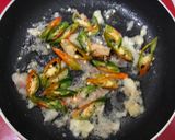 Foto langkah ke 4 dari resep Telur Dadar Kuah Santan Kuning.