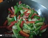 A picture of step 2 of Veg butter jalfrezi.