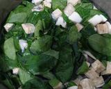 Foto langkah ke 2 dari resep Sayur Bening Katuk Tempe.