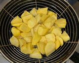 A picture of step 1 of Valencian Patatas Bravas.