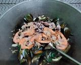 Foto langkah ke 2 dari resep Seafood Campur Bumbu Singapur.