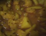 A picture of step 4 of Cauliflower with potatoes and peas.