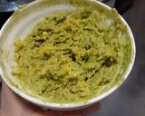 Foto del paso 4 de la receta: Huevos rellenos de bonito y aguacate al wasabi