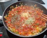 Foto del paso 2 de la receta: Espaguetis integrales con tomate, atún y hortalizas