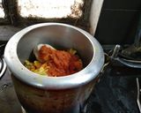 A picture of step 1 of Spicy Garlic Chicken Curry.