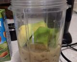 รูปขั้นตอนการทำที่ 1 ของ Avocado matcha almond milk smoothie (คลีน)