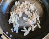 A picture of step 2 of White sauce farfalle pasta.