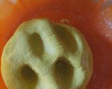 Foto langkah ke 3 dari resep Onde-onde Labu : Isi Selai Stroberi.