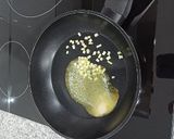 Foto del paso 1 de la receta Salteado de espárragos, ajos y bacon 🍽️