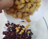 A picture of step 1 of Chick pea Salad.