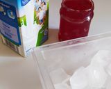 Foto langkah ke 1 dari resep Korean strawberry milk.