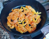 Foto del paso 5 de la receta: Fajitas de pechuga de pollo con vegetales y especias varias
