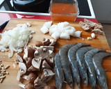 Foto del paso 1 de la receta: Guiso de bacalao y langostinos