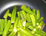 A picture of step 4 of Tarka Masala Okra.