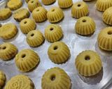 صورة لخطوة 7 من وصفة معمول العيد بالسميد والسمن