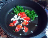 Foto del paso 6 de la receta: Potaje de garbanzos con acelgas tiernas y doble sofrito