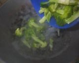 Foto langkah ke 1 dari resep Tumis Brokoli Bawang Putih.