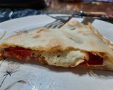 Foto del paso 7 de la receta: Calzon de tomate y quesos (con tapa de pascualina)