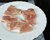Foto del paso 1 de la receta: Chuletas 🥩 en salsa de manzanas 🍏