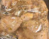 Foto del paso 4 de la receta: Muslos de pollo asados en bolsa. Muy fácil