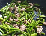 รูปขั้นตอนการทำที่ 4 ของ หน่อไม้ฝรั่งหมูสับ