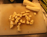 Foto del paso 3 de la receta: Ensalada con pasta, con coliflor y espárragos salsagolfeados