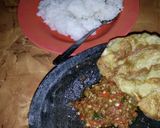 Foto langkah ke 4 dari resep Penyet II : Telur Dadar Sambal Bawang.