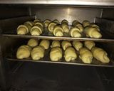 Foto langkah ke 2 dari resep Roti Manis 😋.