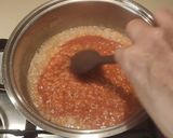 Foto del passaggio 10 della ricetta Risotto con le fragole e pomodorini pachino al timo