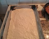 Foto del paso 5 de la receta: Pizza casera con salsa blanca y cebollas caramelizada