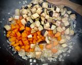 Foto del paso 3 de la receta: Wok de arroz especiado de verduras y garbanzos