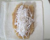 Foto langkah ke 5 dari resep Roti tawar gulung pisang keju.