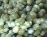 A picture of step 1 of Chanya tonak dry peas curry.